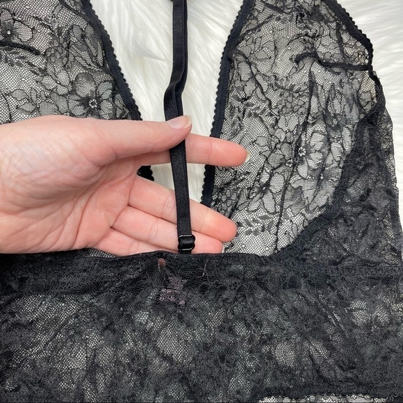 Victoria’s Secret Black Lace Bodysuit Plunge Neckline size Large - Picture 8 of 12